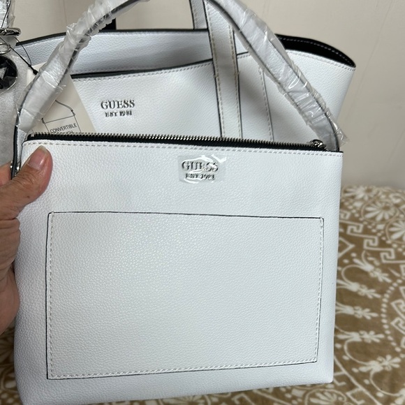 Guess White Naya TravelBag Set - Picture 3 of 15